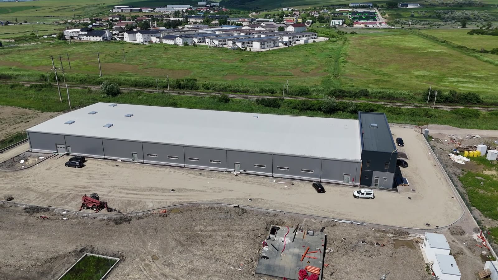 Hala și platforma de acces – vedere aeriană